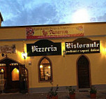La Taverna Pizzeria Napoletana outside