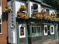 O'connors Irish Pub outside
