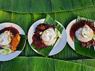 Nasi Lemak Kuali Bonda (taman Taynton View) food