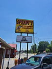 Speedy's BBQ. outside