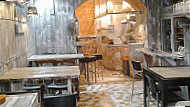 Pizzeria Vecchio Borgo inside