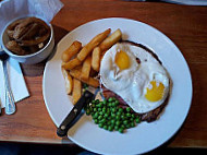 The Fox And Hounds food