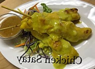 Khao Niew Thai Cafe food