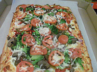 Leo's Pizzeria food