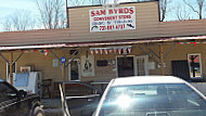Sam Byrds Convenient Store outside