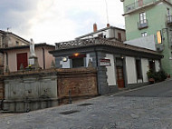 Pizzeria Tre Fontane outside