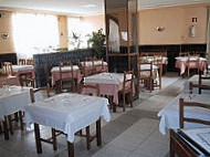 La Sierra inside