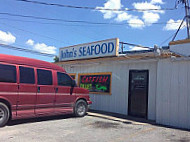 John's Seafood outside