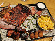 Milwood Smokehouse food