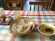 Hummus Badra food