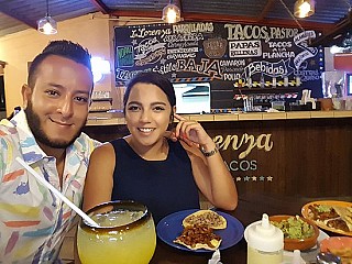 La Lorenza Tacos & Tacos