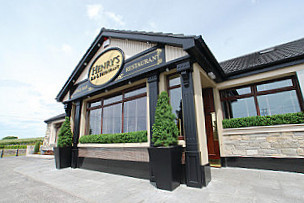 Henrys Bar Restaurant