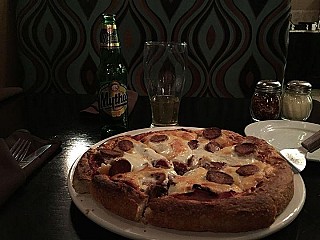 Manies Pizzaria & Greek Cuisine