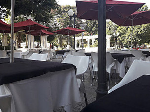 El CafÉ De La Plaza