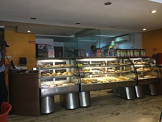 Hot Breads (Santhome)