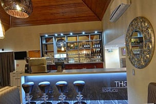Airport Gateway Restaurant Bar