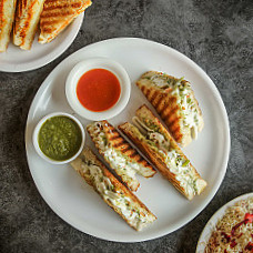 Neelam Sandwich Pizza