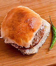 Shreenath Vadapav