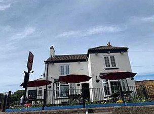 The Ferryboat Inn At Church Laneham