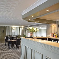 The Hollybush Inn Bar And Restaurant