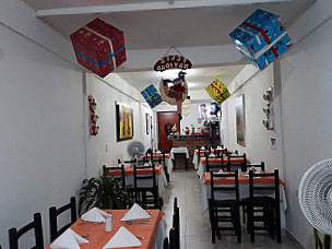 Mariscos y Algo mas Restaurante Bar
