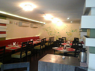 Yolo Lounge Go Green (bar Cum Restaurant)
