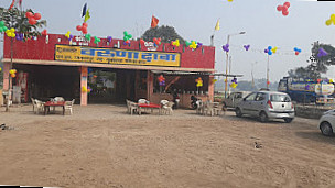 Varuna Family Dhaba (restaurants Cafe)