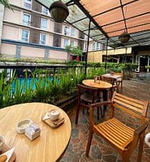 Branche Restaurant, Bar Lounge