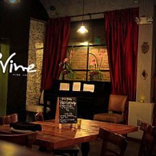 D'vine Lounge