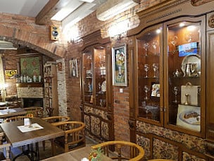 Sezar, Kafe-pitseriya