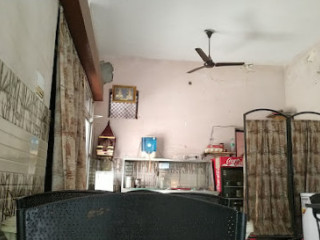 Gauri Cafe