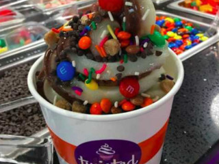 Twisted Frozen Yogurt