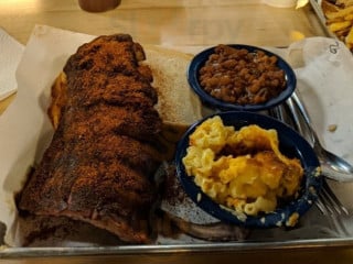 Martin's -b-que Joint