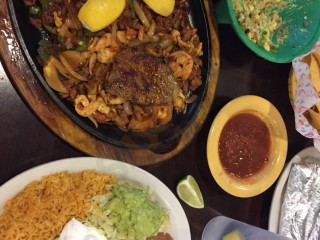 Las Maracas Mexican Restaurant, Bar And Grill