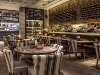 JB's Gastropub Amwaj Rotana Resort