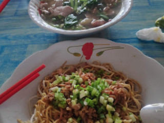 Restauran Bakmie Dan Makanan Tionghoa Awen