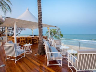 Chay Had Seaside Lounge