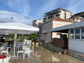 Bar Restaurant Pizzeri Vila Toto