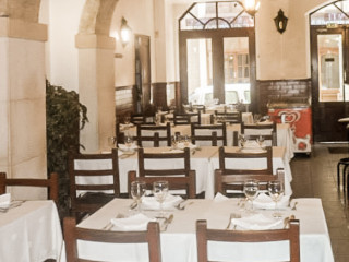 Restaurante Dois Arcos Lda