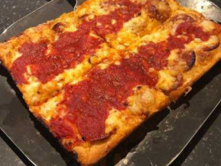 Buddy's Pizza Downtown Detroit