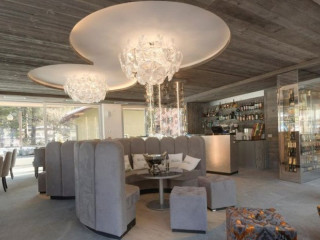 Sparkling Lounge Bar Restaurant