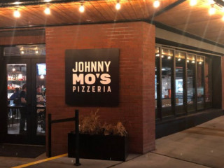 Johnny Mo's Pizzeria