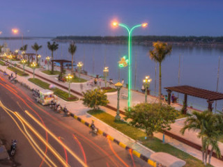 Mekong Crossing Guesthouse And Restaurants