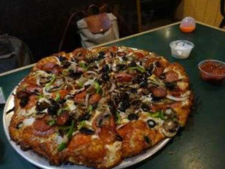 Round Table Pizza