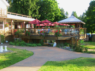 Herons Restaurant @ Heriot Bay Inn