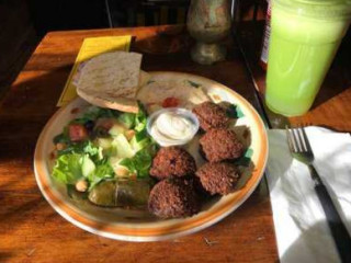 Darna Falafel