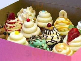 Camicakes Cupcakes