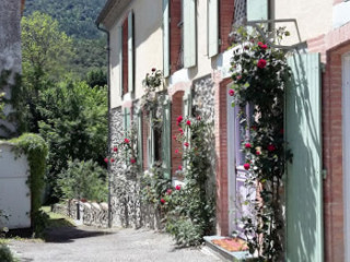 restaurant image