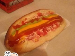 Hot Dogs Y Hamburguesas La Yaquesita