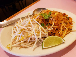 J's Noodles Star Thai